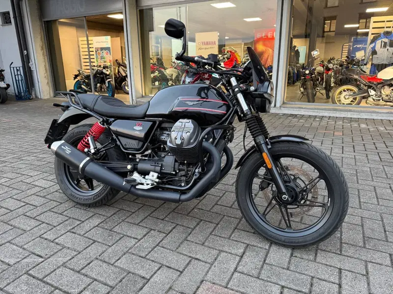 Moto Guzzi V7 Stone Special Edition (2022 - 25)