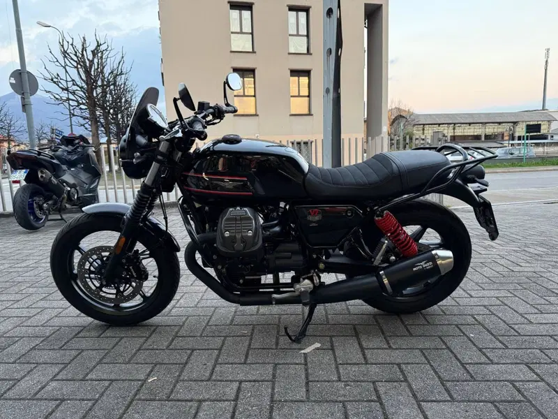 Moto Guzzi V7 Stone Special Edition (2022 - 25) (5)
