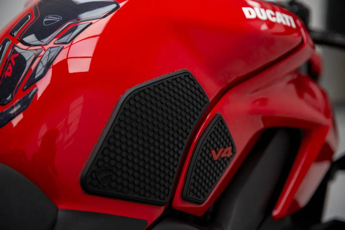 Ducati Streetfighter V4 1100 (2020) (13)