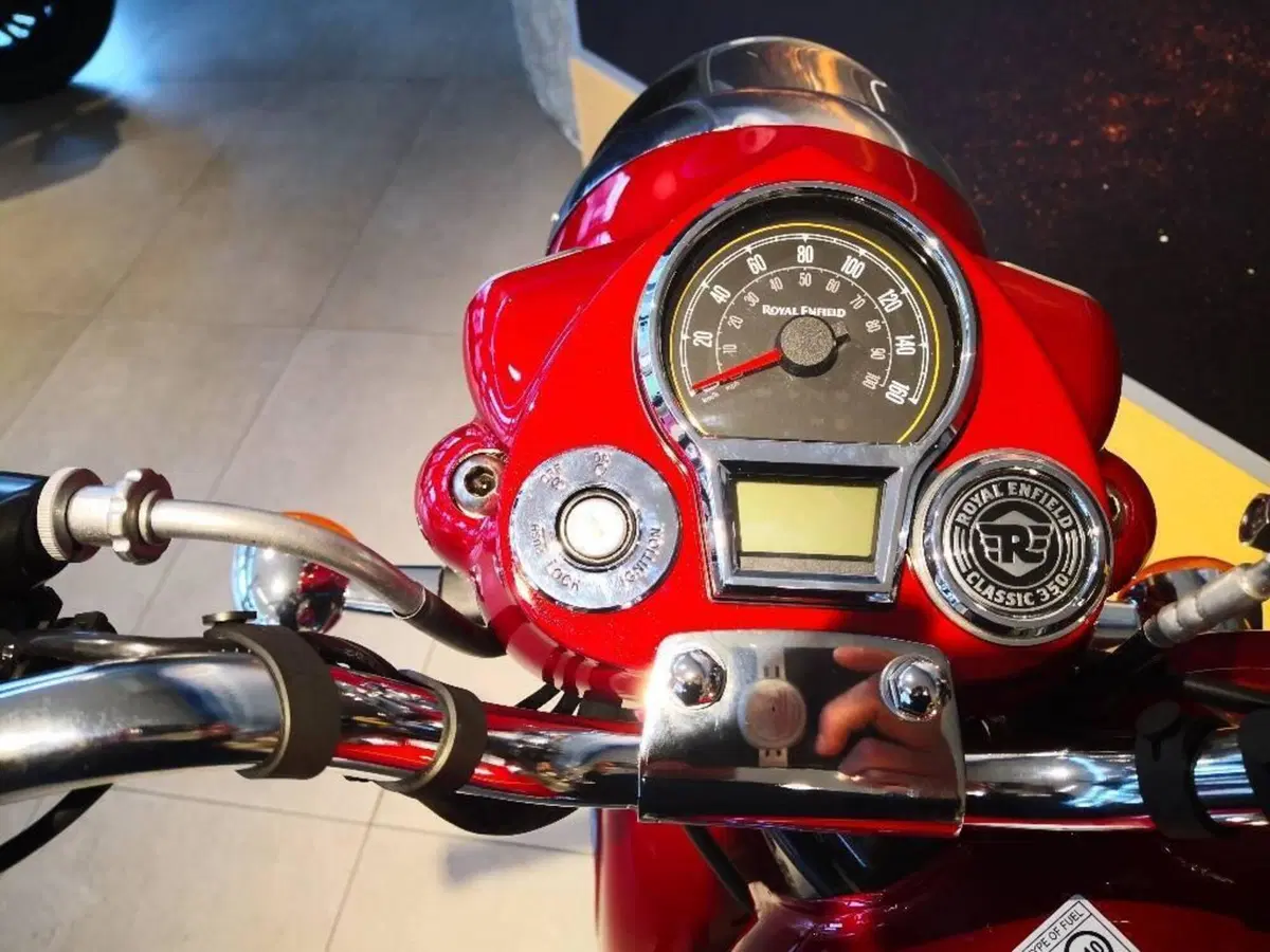 Royal Enfield Classic 350 (2021 - 26) (12)