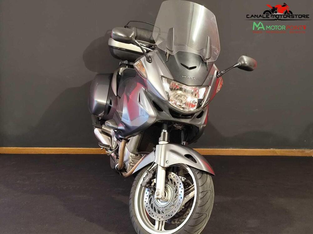 Honda Deauville 700 ABS (3)