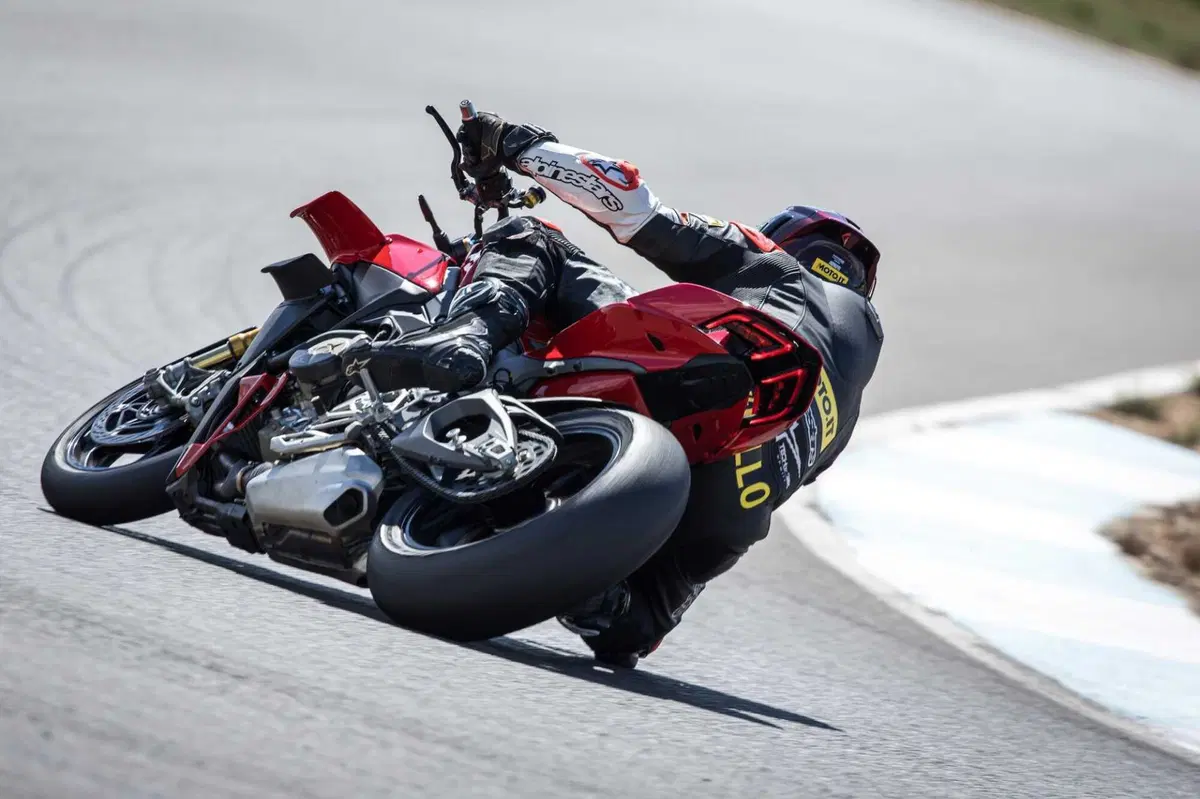 Ducati Streetfighter V4S (5)