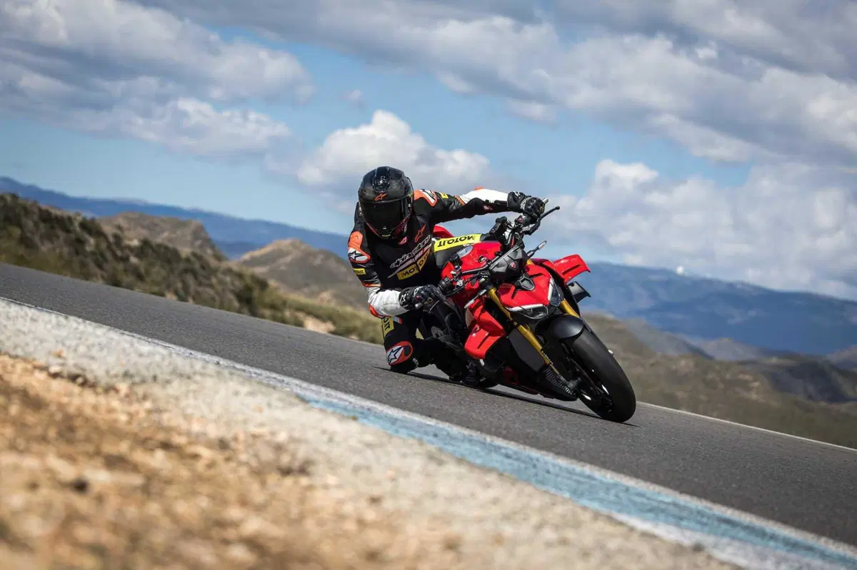 Ducati Streetfighter V4S (6)
