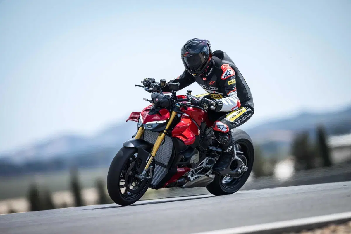 Ducati Streetfighter V4S (7)