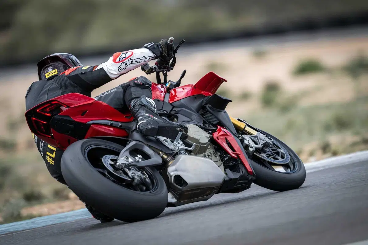 Ducati Streetfighter V4S (8)