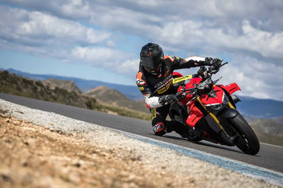 Ducati Streetfighter V4S (14)