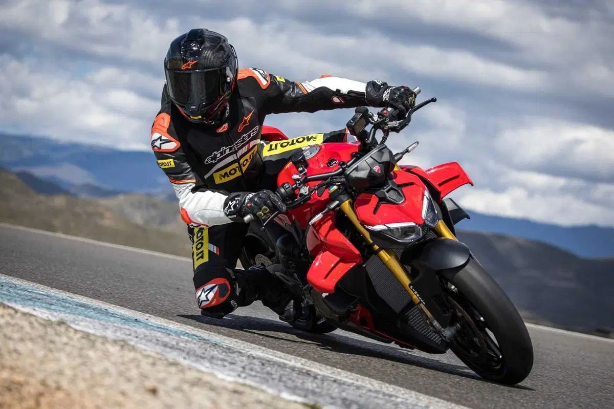 Ducati Streetfighter V4S (15)
