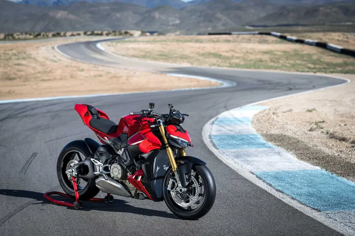 Ducati Streetfighter V4S (25)
