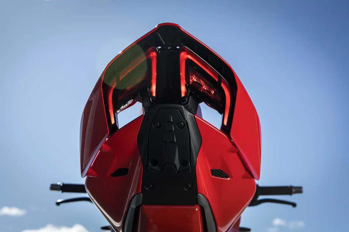 Ducati Streetfighter V4S (28)