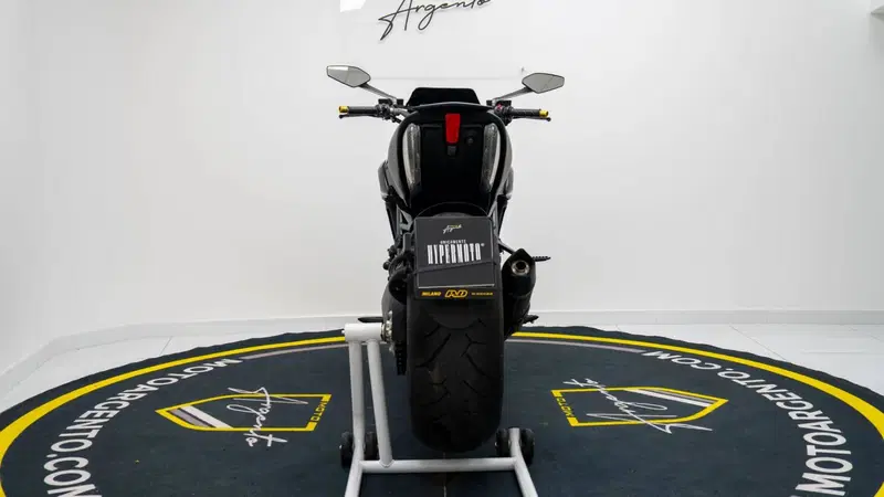 Ducati Diavel 1200 (2010 - 13) (5)