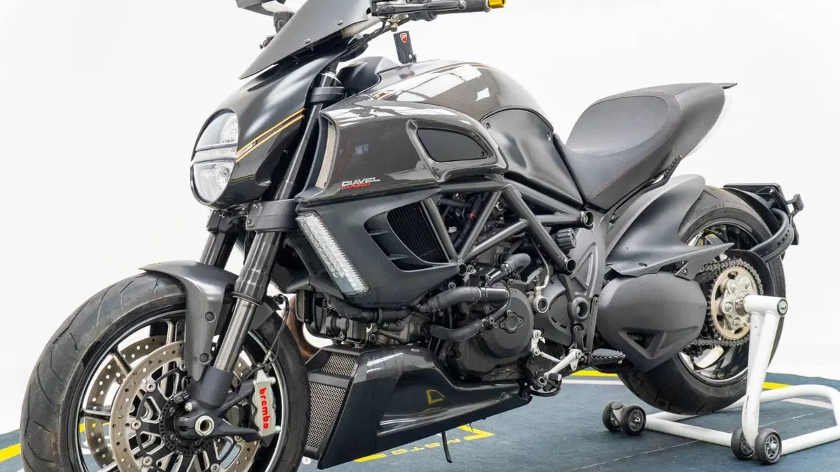 Ducati Diavel 1200 (2010 - 13) (8)