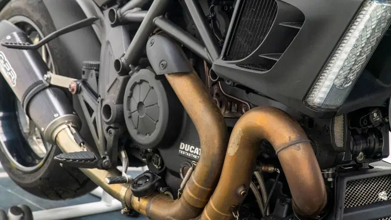 Ducati Diavel 1200 (2010 - 13) (12)