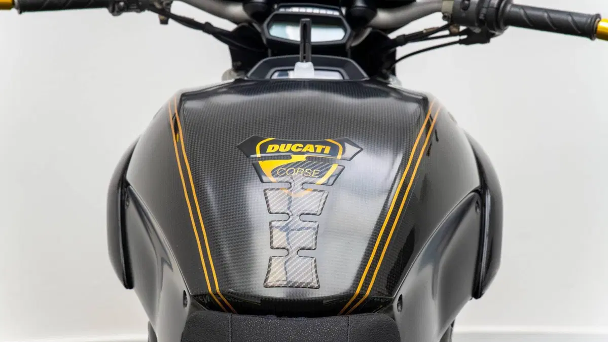 Ducati Diavel 1200 (2010 - 13) (15)