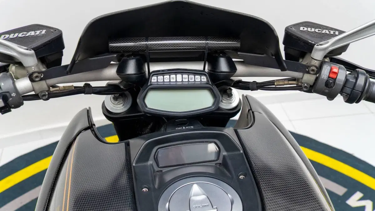Ducati Diavel 1200 (2010 - 13) (18)