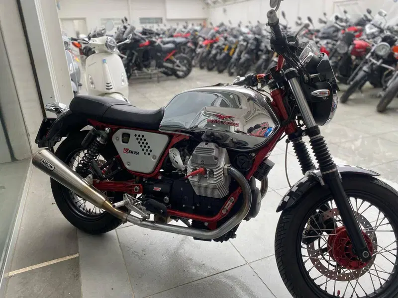 Moto Guzzi V7 Racer (2012 - 14)