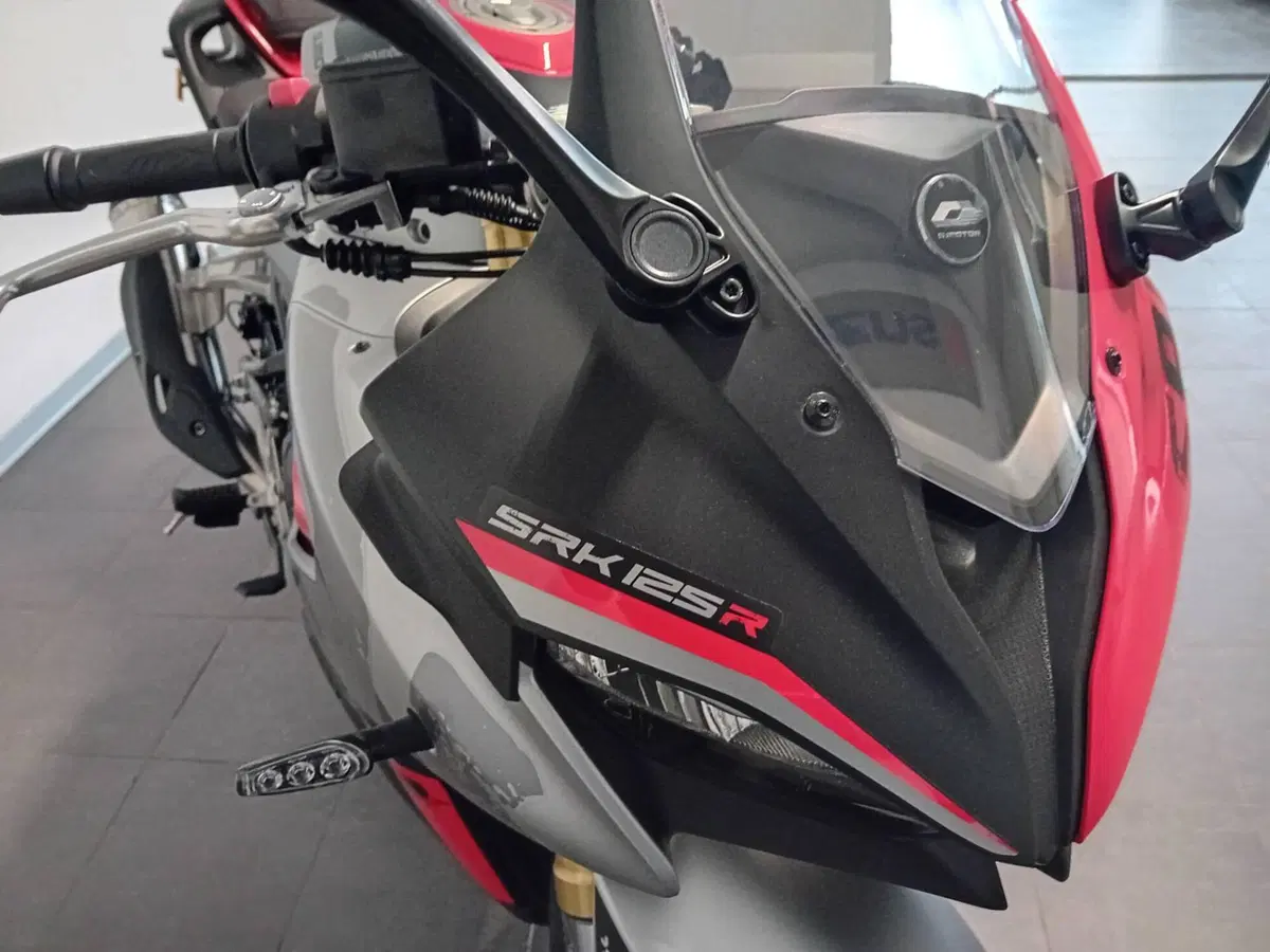 QJ Motor SRK 125 R (2024) (5)