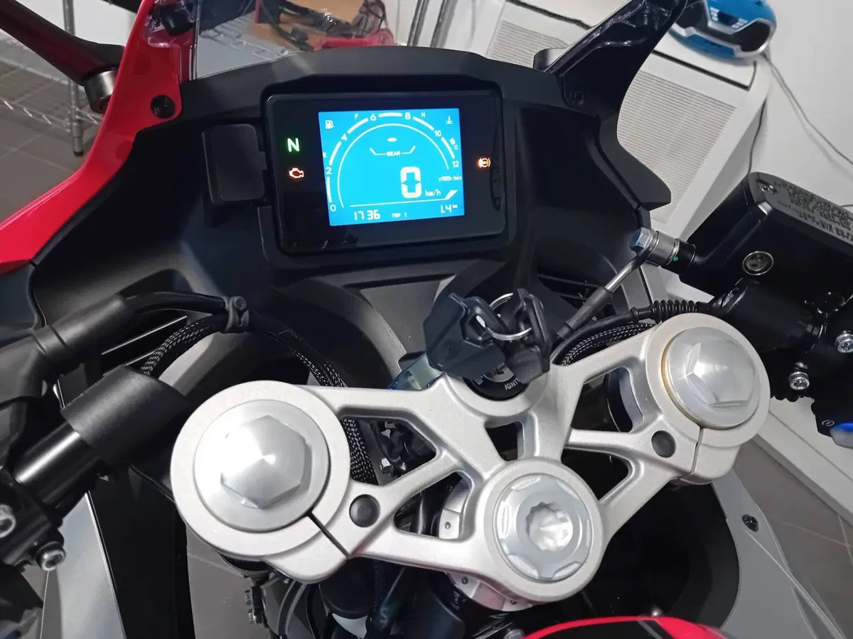 QJ Motor SRK 125 R (2024) (6)