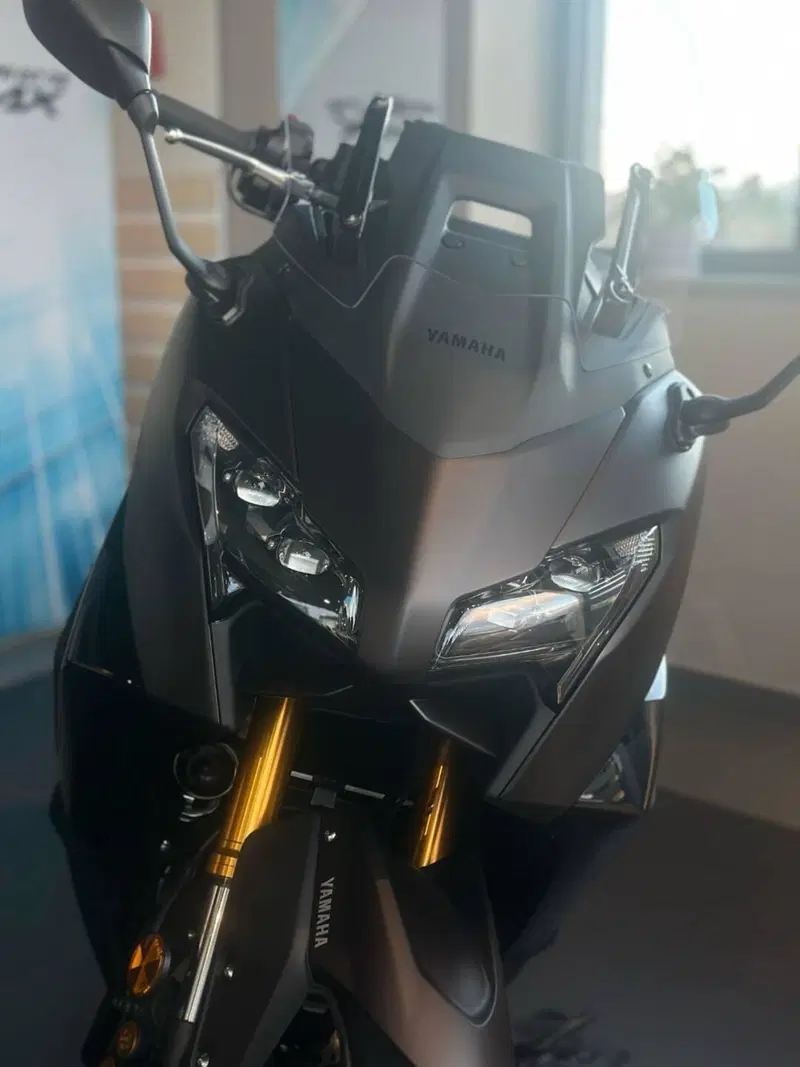 Yamaha T-Max 560 Tech Max (2025 - 26) (4)