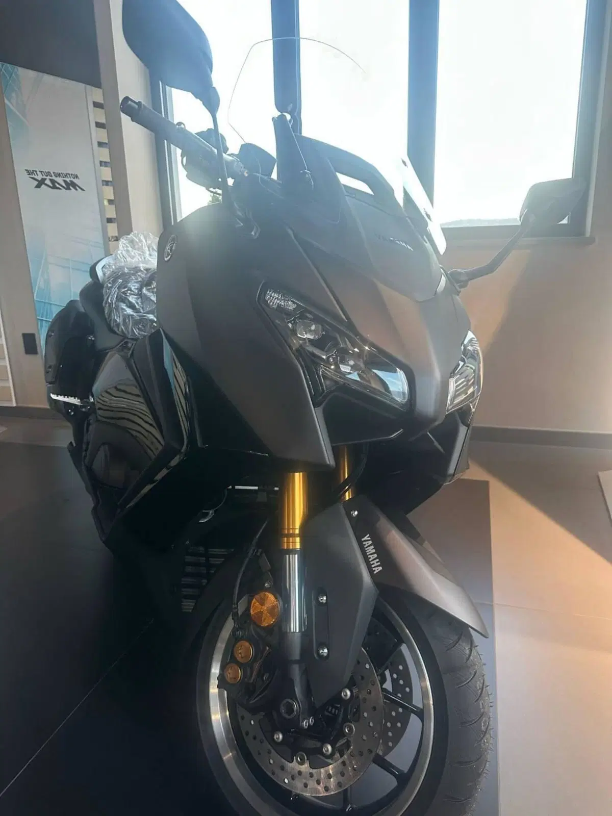 Yamaha T-Max 560 Tech Max (2025 - 26) (5)
