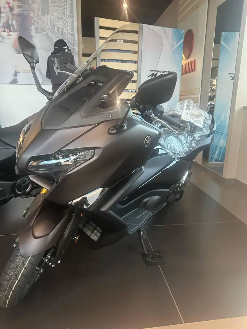 Yamaha T-Max 560 Tech Max (2025 - 26) (7)