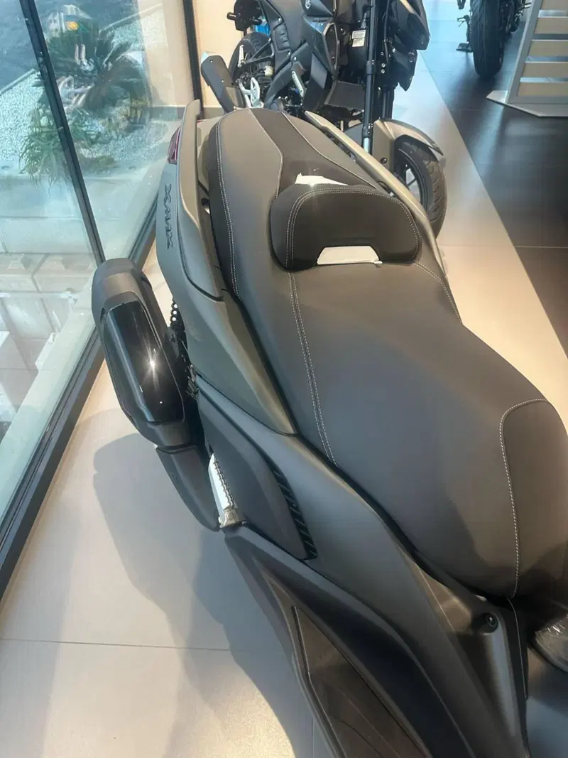 Yamaha X-Max 300 (2025 - 26) (8)