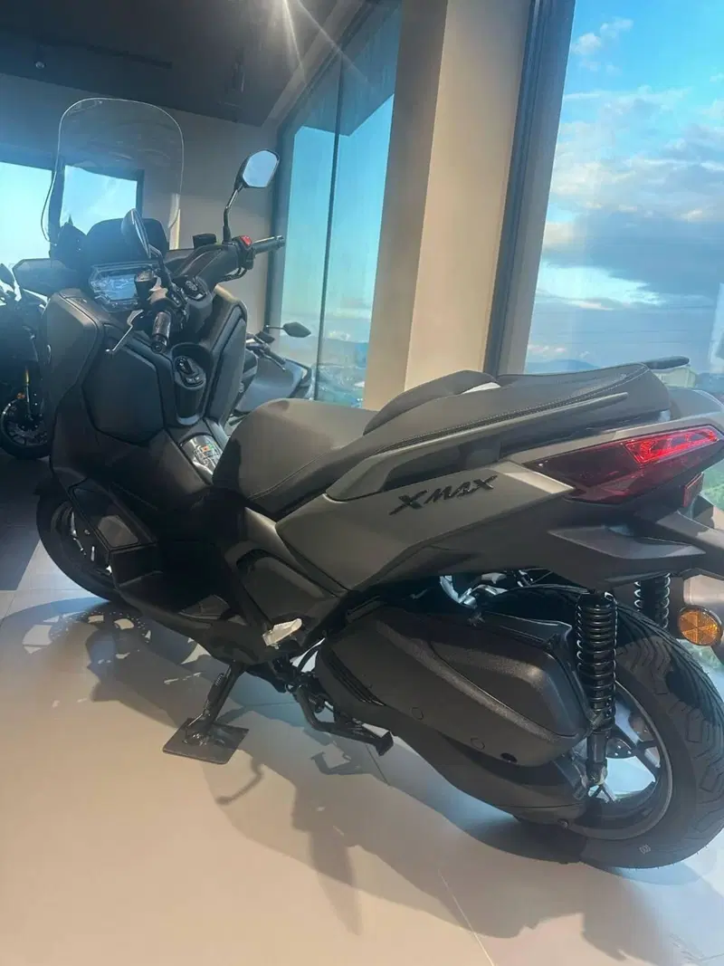 Yamaha X-Max 300 (2025 - 26) (9)