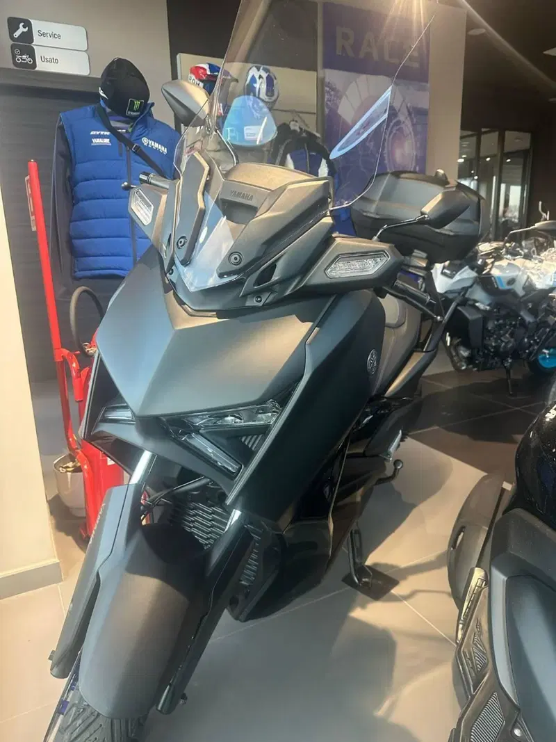 Yamaha X-Max 300 (2025 - 26) (4)