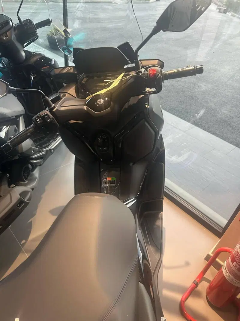 Yamaha X-Max 300 (2025 - 26) (12)