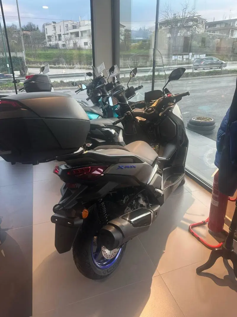 Yamaha X-Max 300 (2025 - 26) (13)