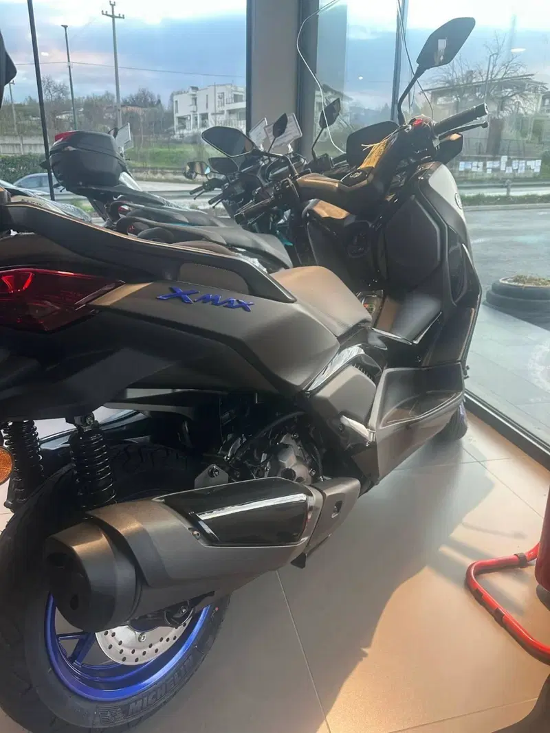 Yamaha X-Max 300 (2025 - 26) (14)