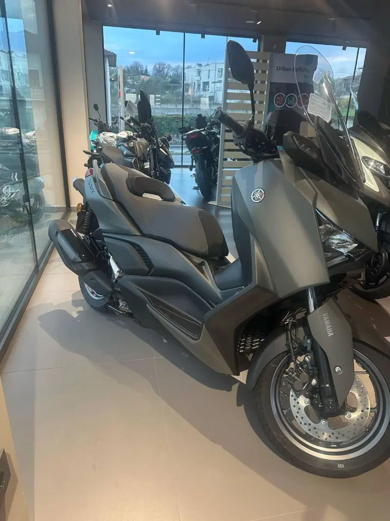 Yamaha X-Max 300 (2025 - 26) (15)