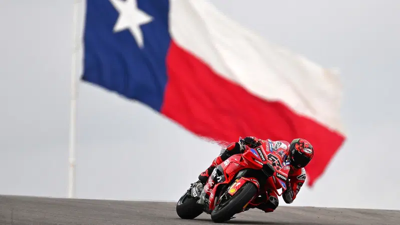 MotoGP 2025. GP delle Americhe. Marc Marquez cade mentre &egrave; in testa, vince Pecco Bagnaia! [RISULTATI]