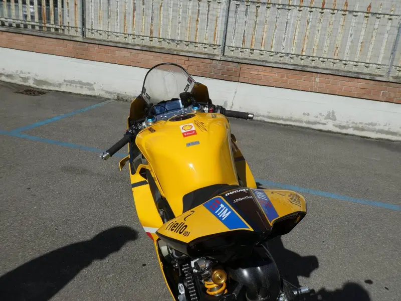Ducati Panigale V4 Bagnaia 2022 World Champion Replica (2023) (3)