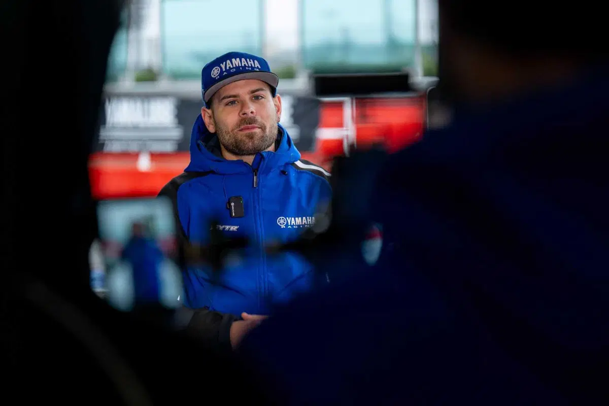 Yamaha R9: al Blue Racing Day 2025 è lei la star. L'abbiamo provata in pista a Misano [GALLERY] (13)