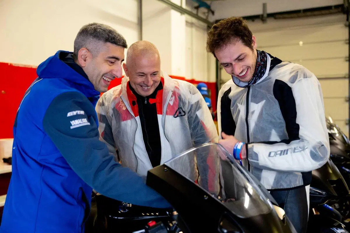 Yamaha R9: al Blue Racing Day 2025 è lei la star. L'abbiamo provata in pista a Misano [GALLERY] (15)