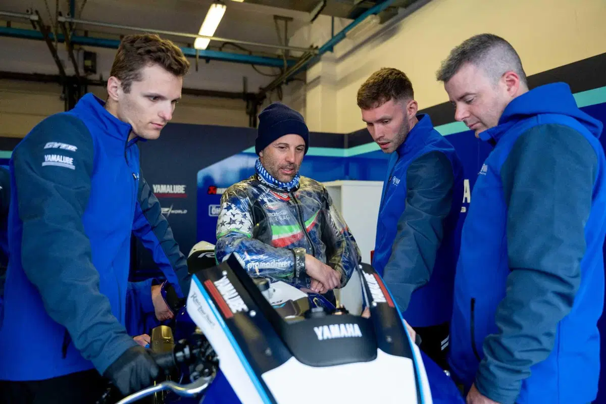 Yamaha R9: al Blue Racing Day 2025 è lei la star. L'abbiamo provata in pista a Misano [GALLERY] (17)