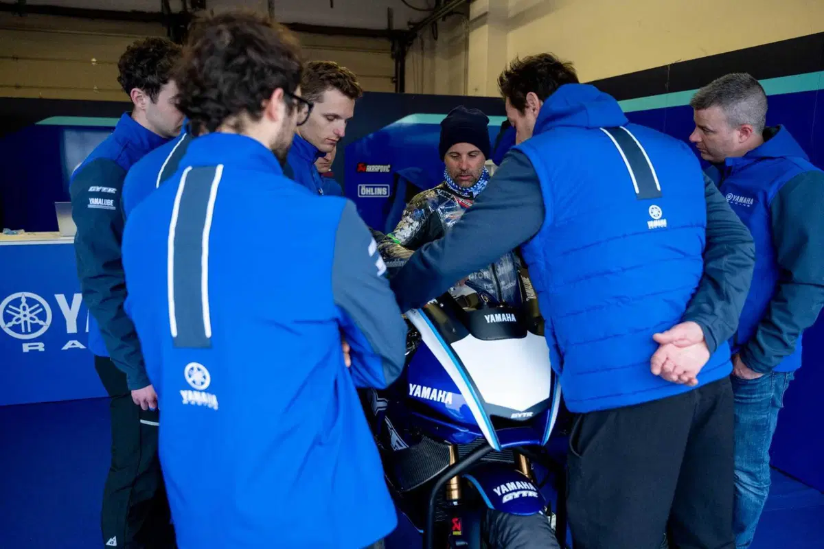 Yamaha R9: al Blue Racing Day 2025 è lei la star. L'abbiamo provata in pista a Misano [GALLERY] (19)