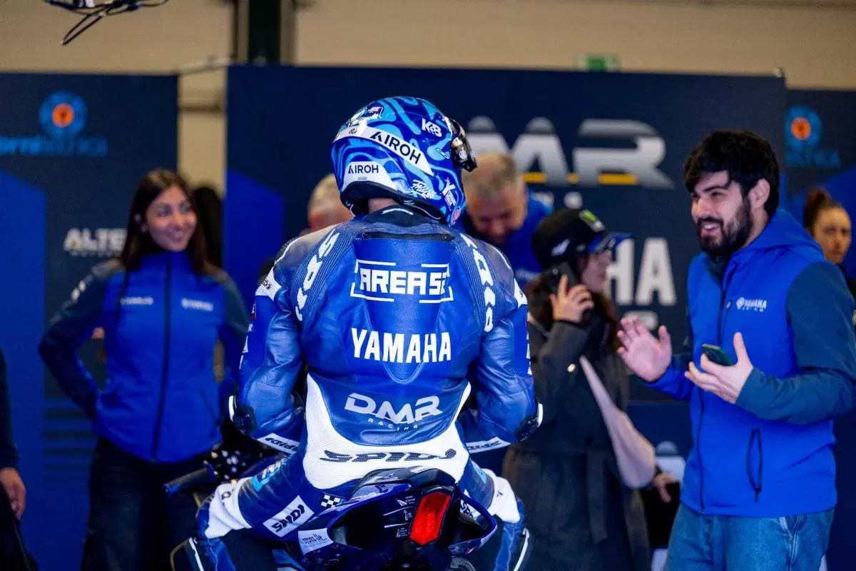 Yamaha R9: al Blue Racing Day 2025 è lei la star. L'abbiamo provata in pista a Misano [GALLERY] (21)