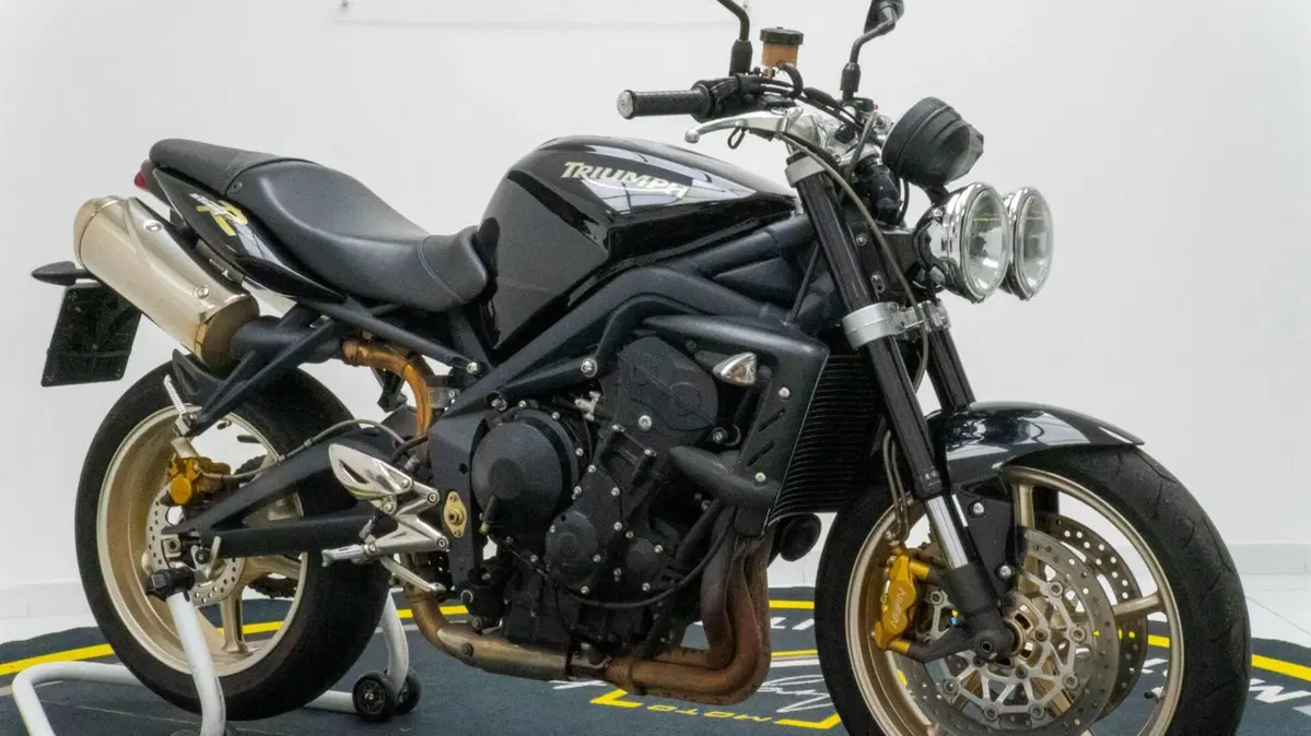 Triumph Street Triple (2007 - 12) (2)