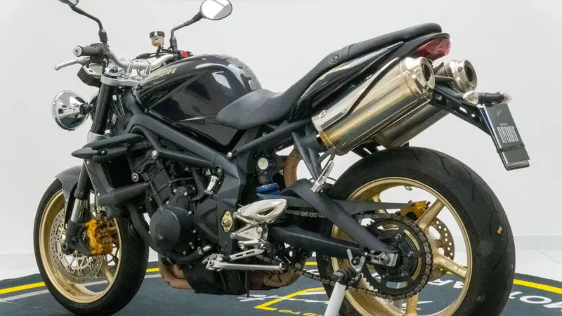 Triumph Street Triple (2007 - 12) (6)
