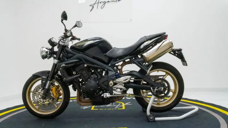 Triumph Street Triple (2007 - 12) (7)