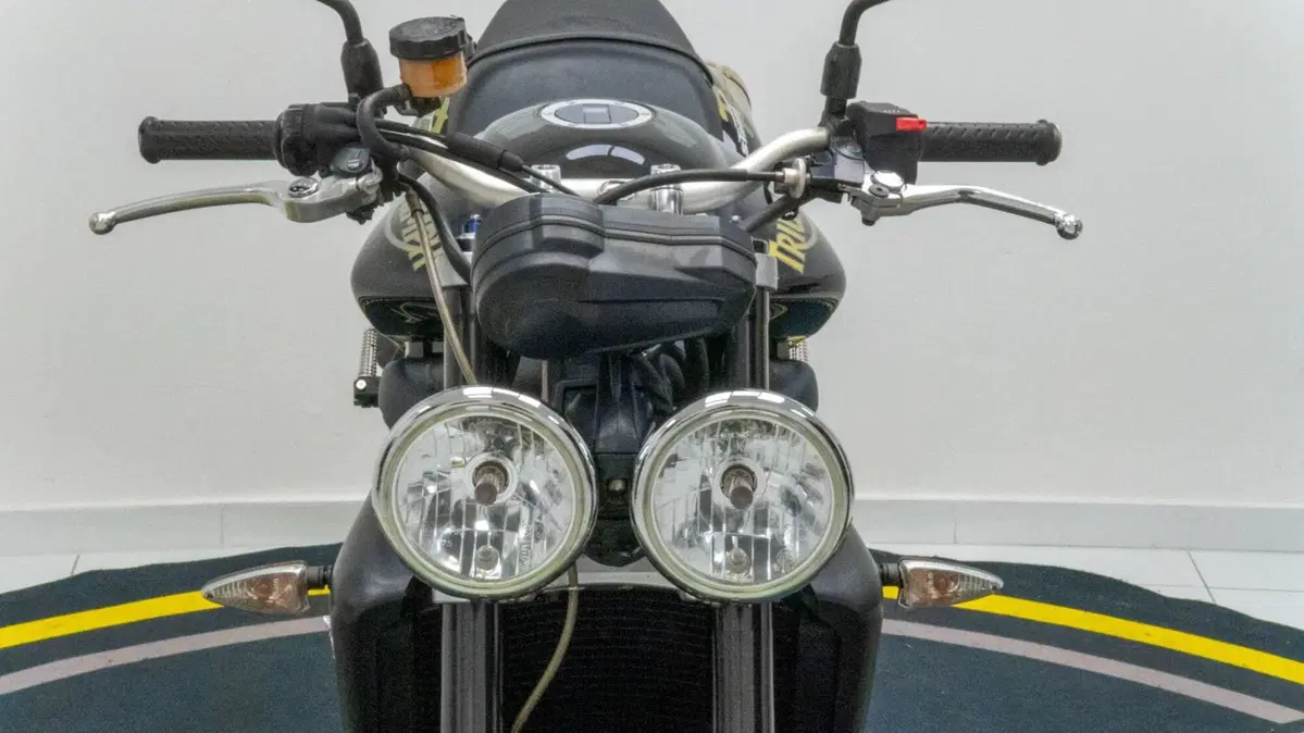 Triumph Street Triple (2007 - 12) (10)