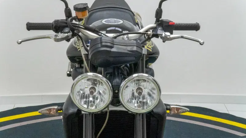 Triumph Street Triple (2007 - 12) (10)