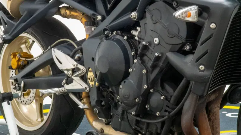 Triumph Street Triple (2007 - 12) (13)