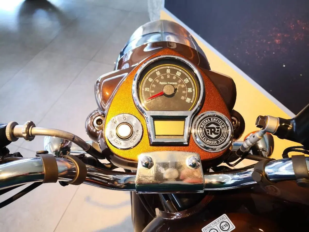 Royal Enfield Classic 350 (2021 - 26) (12)