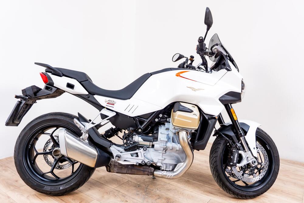 Moto Guzzi V100 Mandello (2022 - 24)