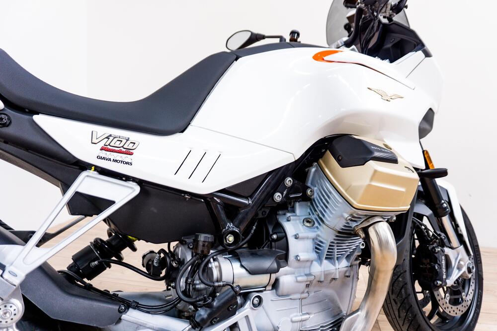 Moto Guzzi V100 Mandello (2022 - 24) (4)