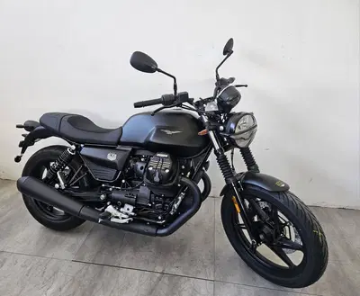 Moto Guzzi V7 Stone (2025 - 26) nuova