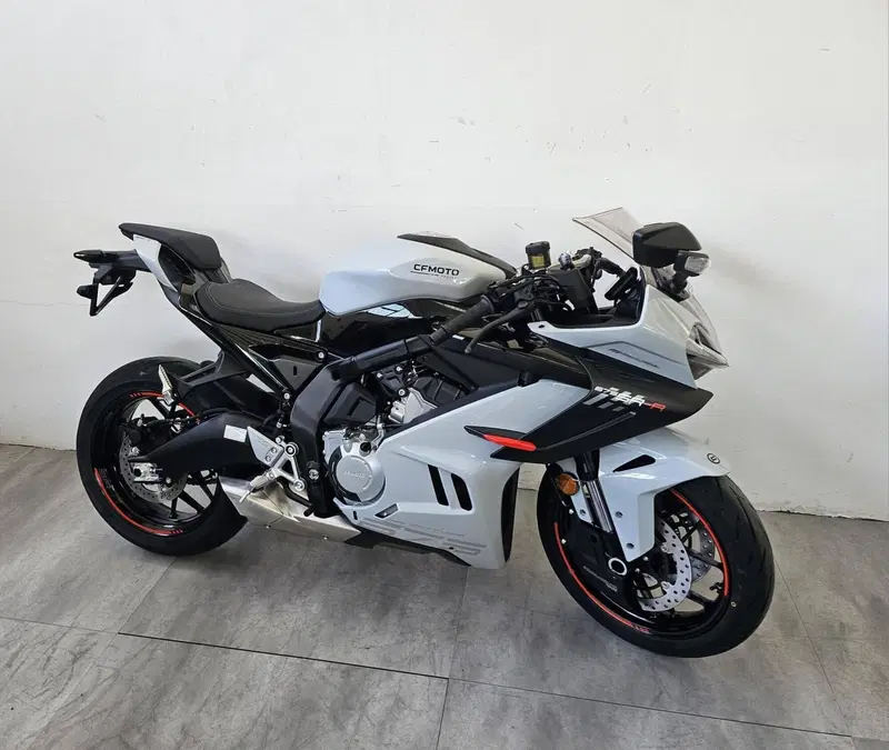 CFMOTO 675SR-R (2025 - 26)