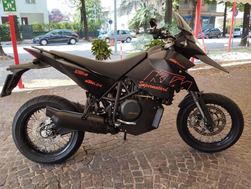 KTM 690 Supermoto